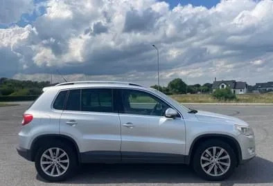 Volkswagen Tiguan cena 35900 przebieg: 281810, rok produkcji 2009 z Bielawa małe 22